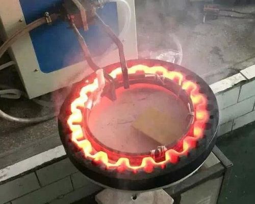 A indução dos eixos da ranhura da engrenagem que extingue a máquina aquece o tratamento do equipamento