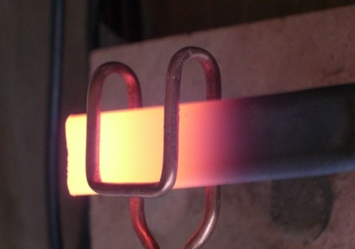 60HZ controlou automaticamente a máquina de aquecimento quente da indução para o forjamento do metal